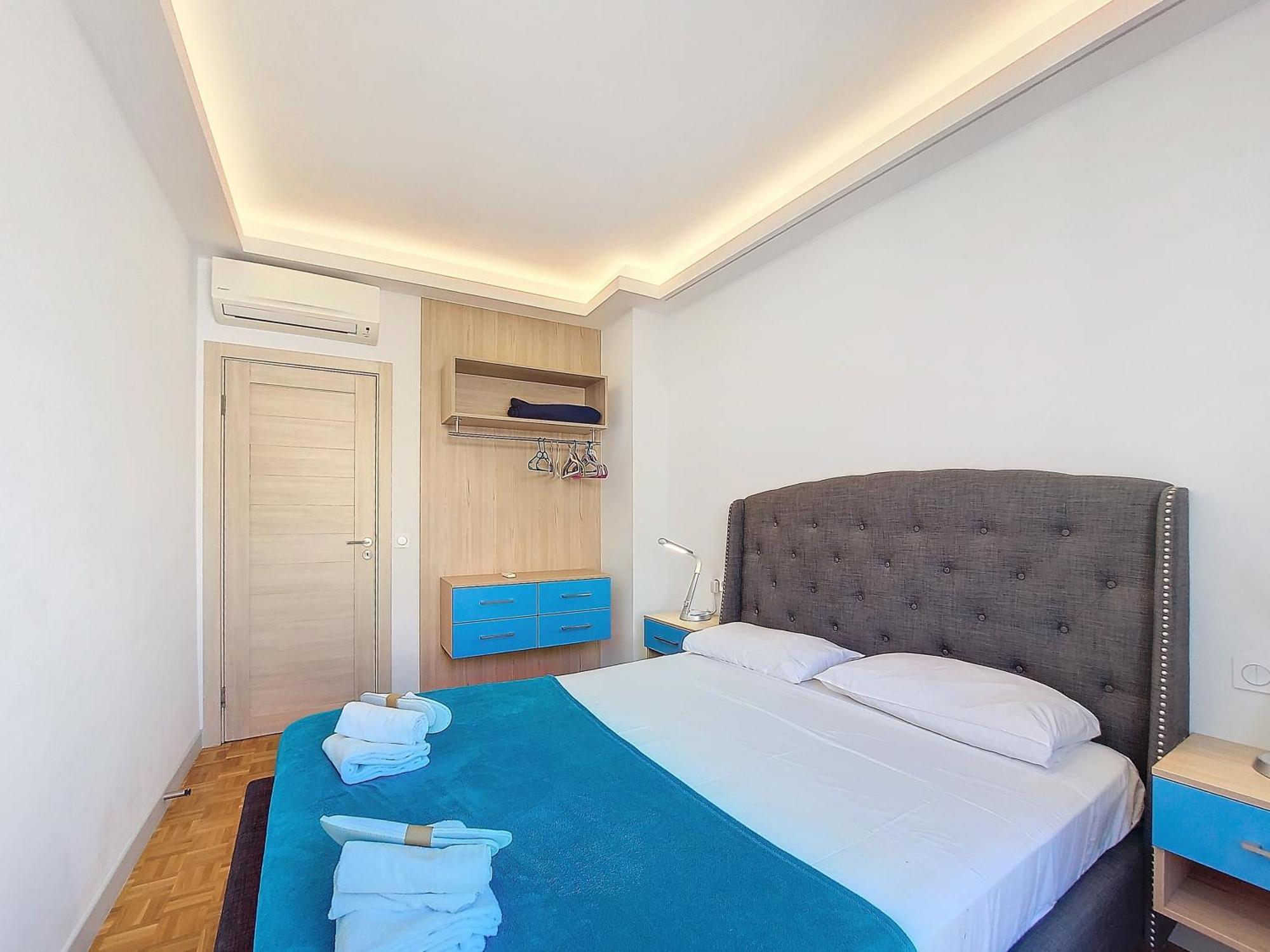 Nestor&jeeves - Bleu Azur Vue - - Very Close Sea *