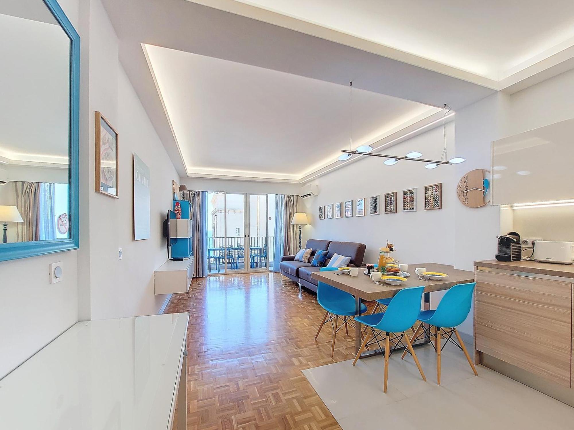 Nestor&Jeeves - Bleu Azur Vue Mer - Central - Very Close Sea